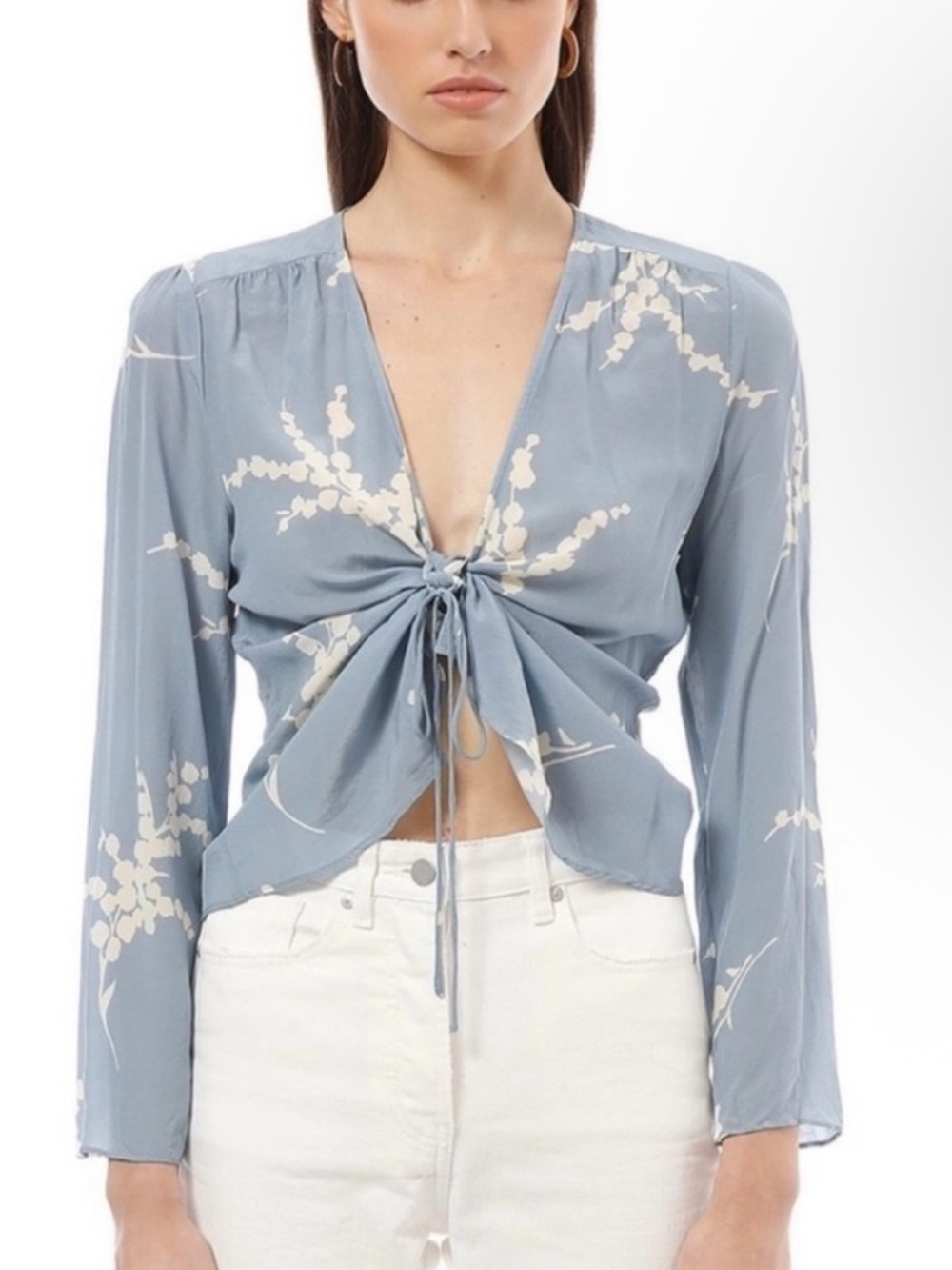 Réalisation Par Blue and White Floral Tie-Front Blouse - Picture 4 of 5